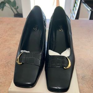 New black casual heels